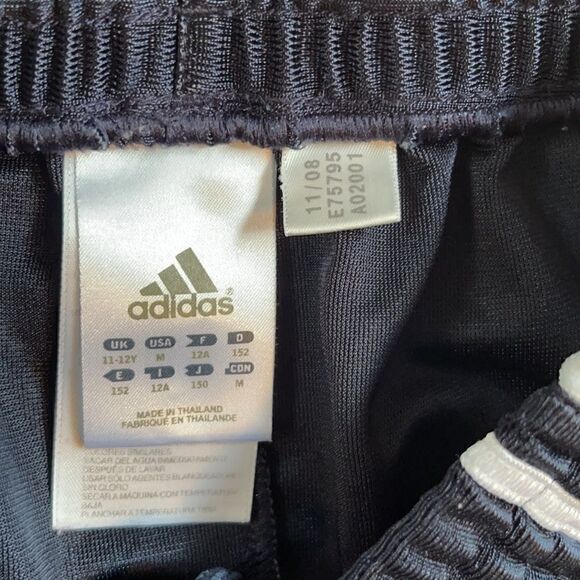 Adidas Basketball shorts.  Size Youth Medium. - Picture 4 of 6
